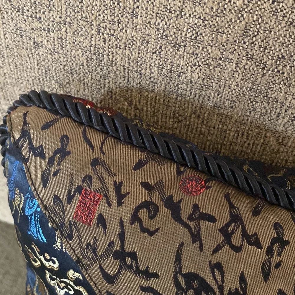 19x13 Asian style pillow